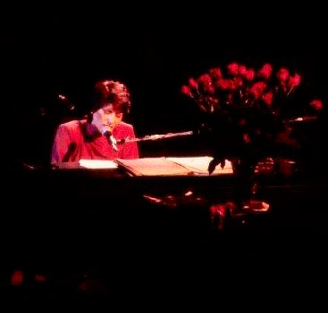 Performin Pretty Girl on Piano
